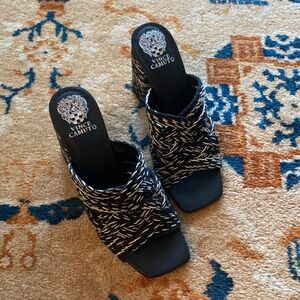Like new size 9 Vince Camuto black and white chunky heels